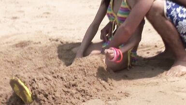 Hot Teen Japanese got banged on the beach - 8 image