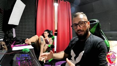 Tommy A Canaglia la baise en levrette pendant que la vache mange la luva (Final cumshot) - 6 image