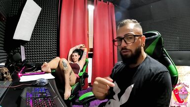 Tommy A Canaglia la baise en levrette pendant que la vache mange la luva (Final cumshot) - 7 image