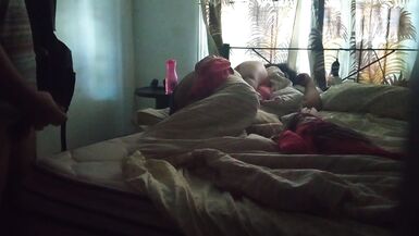 Mi padrastro entra a mi cuarto mientras disfruto la siesta - 13 image