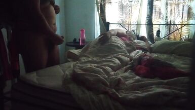 Mi padrastro entra a mi cuarto mientras disfruto la siesta - 2 image