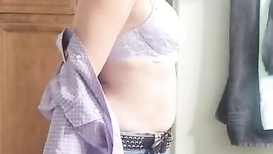 Milf strip tease and squirt - 2 image