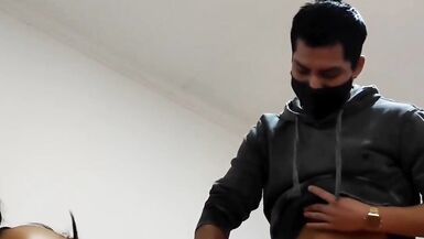 Jovencito rompiendole el oyo a escort madura - 15 image