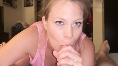 Beautiful blonde with dreads sucks cock while pregnant - 8 image