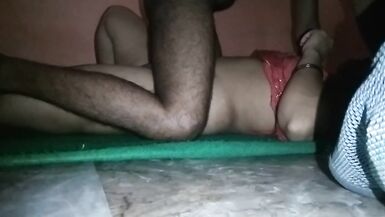 Choti bhen ko raat k andhere mai bulakr kamre mai choda hindi audio. - 14 image