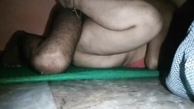 Choti bhen ko raat k andhere mai bulakr kamre mai choda hindi audio. - 4 image