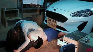 Slutty Customer Bangs Her Mechanic - Car Repair for Pussy - Alessia Caliente - 1 image