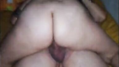 Cornudo turco. Nunca había visto a un marido tan feliz viendo a su mujer follar. Pareja de cornudos turcos locos. - 15 image