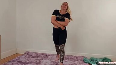 Hot milf gym clothes try on haul - 1 image