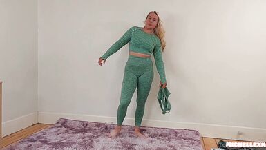 Hot milf gym clothes try on haul - 3 image
