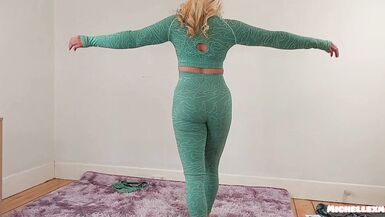 Hot milf gym clothes try on haul - 4 image