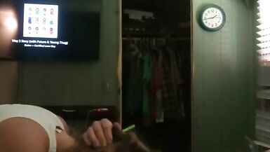 Cum sucking slut puts on one he'll of a cock sucking show - 4 image