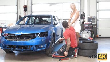 RIM4K. Wife comes to check on the mechanic and licks anus for dinner - 3 image
