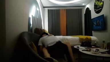Lover gives me blowjob in hotel - 3 image