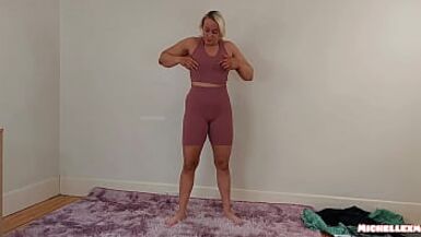 Sexy yoga pants try on - 1 image