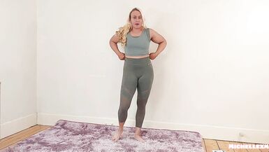 Sexy yoga pants try on - 2 image