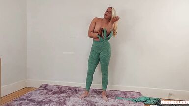 Sexy yoga pants try on - 4 image