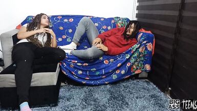 Pijamada con hermanastra se sale de control, me corro en su coño y meto mi polla en su gran culo esponjoso ella me hace una gran mamada Hardcore Sex with my Stepsister Xvideos Big Ass - 2 image