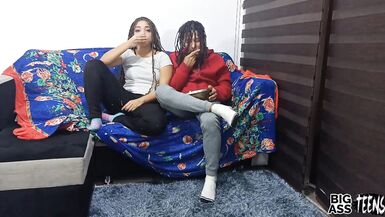 Pijamada con hermanastra se sale de control, me corro en su coño y meto mi polla en su gran culo esponjoso ella me hace una gran mamada Hardcore Sex with my Stepsister Xvideos Big Ass - 4 image