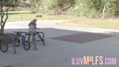 Dominant redhead with tattoos fucking her submissive blonde - 3 image