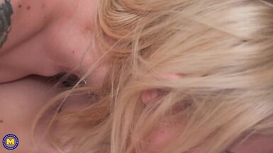 Mature BBW stepaunt Seduces Her Hot Blonde stepniece To Try Lesbian Sex - 14 image