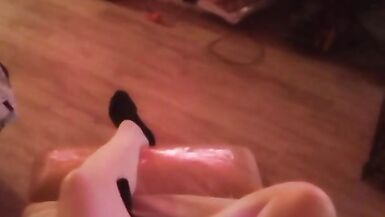 La fille de Verbal Gamer fume en jouant à Fortnite en culotte et soutien-gorge - 3 image