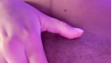 Necesito esas grandes manos papi - CLOSE UP-  vamos a exprimir mis grandes tetas - 12 image
