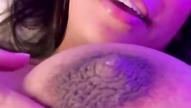 Necesito esas grandes manos papi - CLOSE UP-  vamos a exprimir mis grandes tetas - 5 image