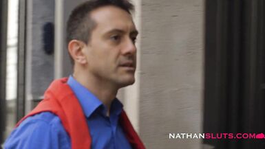 Simony Diamond trompe son mari avec un pervers - 4K teaser - 2 image