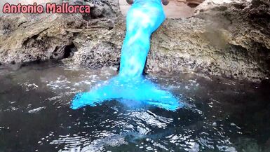 Mermaid Slut Seduces Me To Suck My Dick While I Was Sailing With Friends - 3 image