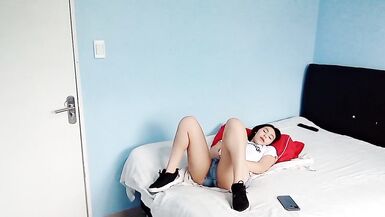 Je donne à ma voisine une délicieuse baise jusquà ce que je remplisse sa chatte de sperme. - 8 image