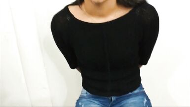 Fille sexy inexpérimentée bâillonnée avec 10 chaussettes par Latina Lezdom MILF chaude - 12 image