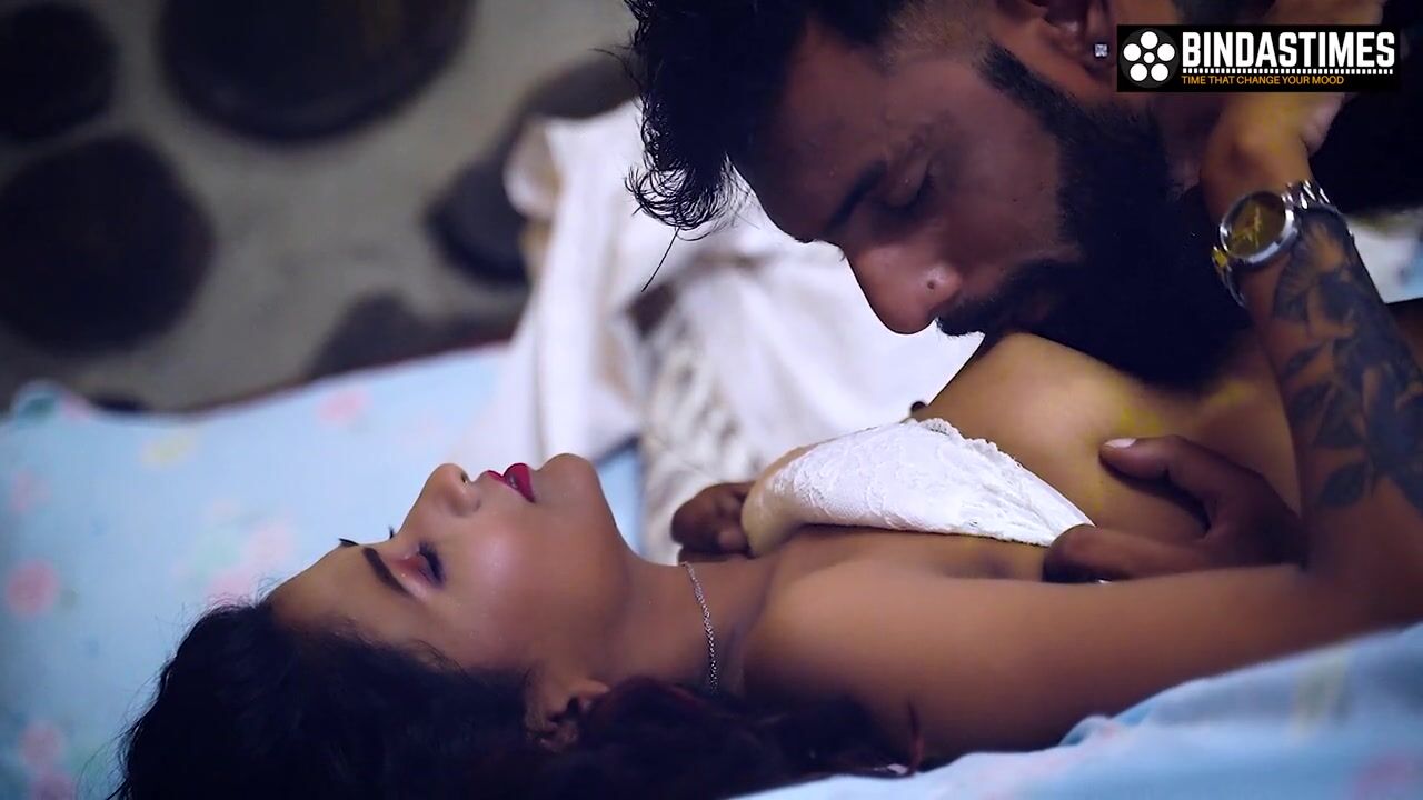 Indian Hindi Audio Sex Honeymoon - Desi Indian Hot Sudipa mast honeymoon thukai paharo me ( Hindi Audio ) at  Zeenite