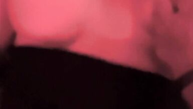 MILF baisée sous un feu rouge - 12 image