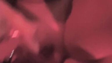 MILF baisée sous un feu rouge - 13 image