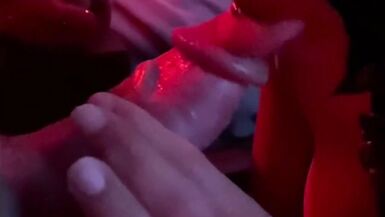 MILF baisée sous un feu rouge - 2 image