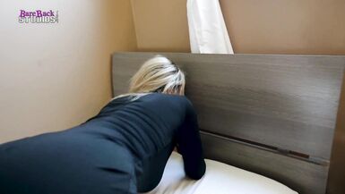 Hot Step Mom gefickt während Stuck Making the Bed - Brooklyn Chase - 4 image