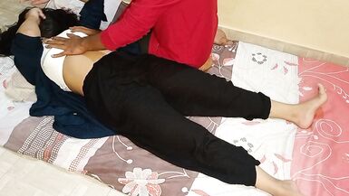 Bathroom Ki Safayi Kar Rhi Bhabhi Ko Pakad Ke Choot Chodi - 6 image