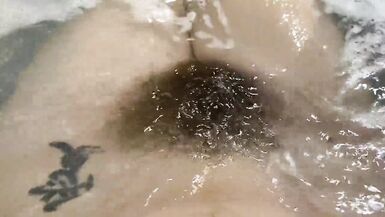 Hairy pussy underwater closeup fetish video - 12 image