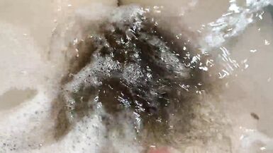 Hairy pussy underwater closeup fetish video - 15 image