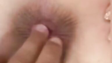 Femme de chambre chaude baisée par un voisin