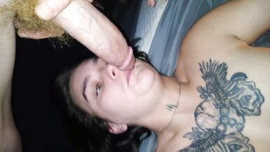 Jaime que cette grosse bite baise ma gorge et ma chatte pour quil puisse jouir sur moi. - 8 image