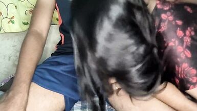 Hintli üvey anne, oğluna Net Hintçe ses ile seksi oral seks konusunda yardımcı oluyor - 12 image