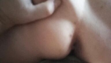 Mature se masturbe sur une bite - 15 image