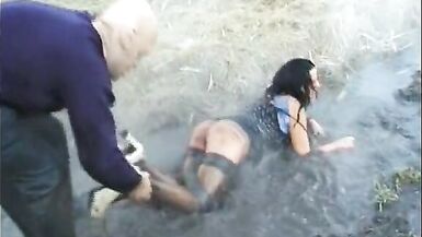 Extremer Hardcore-Schlamm-Sex - 3 image