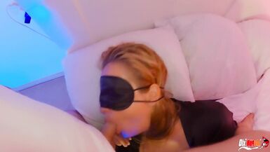 La belle-mère ne savait même pas quelle suçait le pénis de son beau-fils et quelle avalait son sperme.