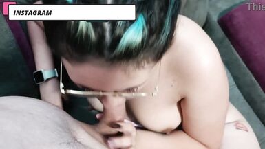 TEIL 5: POV Meine heiße Mitbewohnerin MASTURBATES WÄHREND WIR EINEN FILM GESCHAUEN HABEN. - 8 image