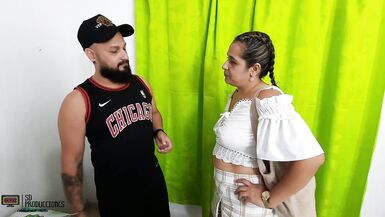 La pute de ma belle-mère engage une femme pour réparer notre maison et je finis par la baiser. - 4 image