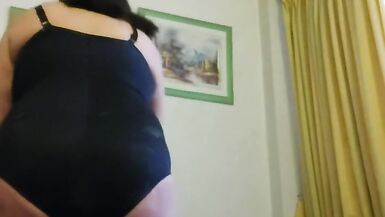 Mom dressed and cream her body - 11 image