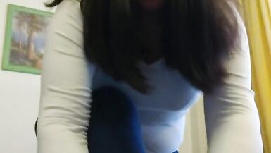 Mom dressed and cream her body - 14 image